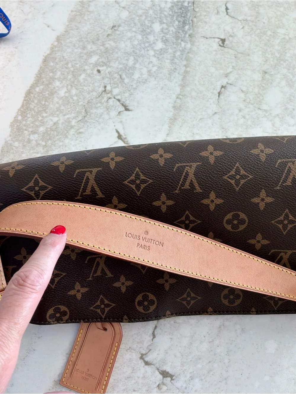 Louis Vuitton Graceful PM in Monogram Shoulder Bag.